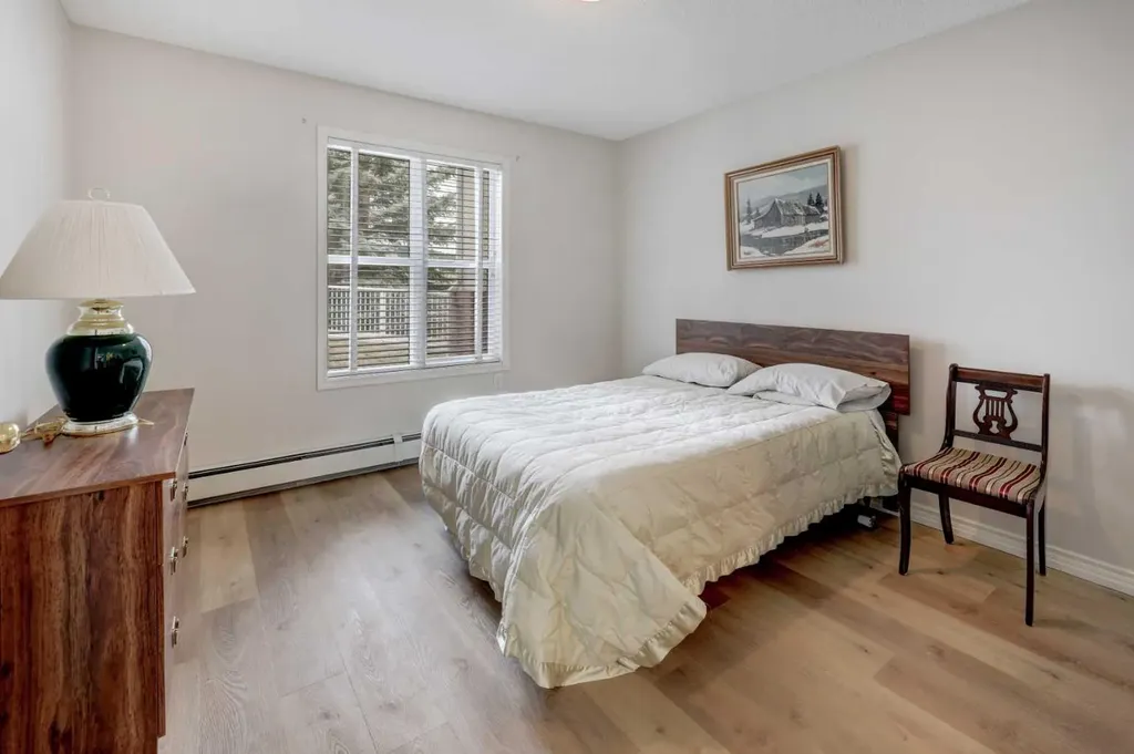 6800 Hunterview Drive NW Calgary AB T2K 6K5