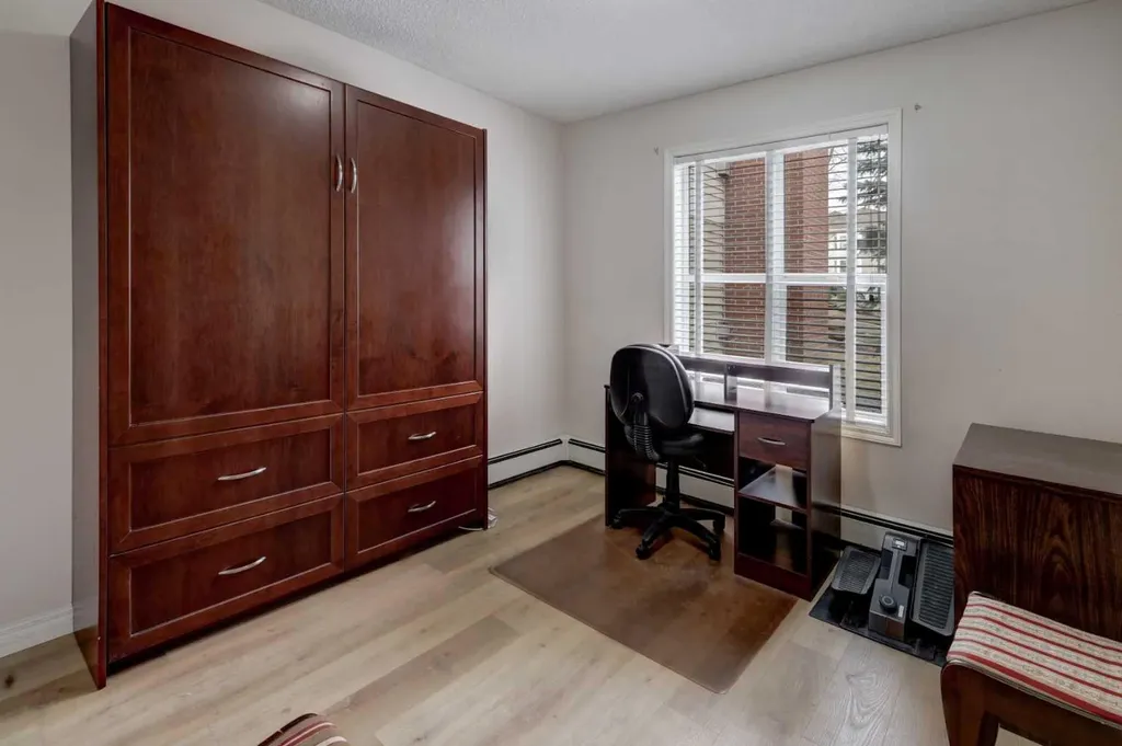 6800 Hunterview Drive NW Calgary AB T2K 6K5