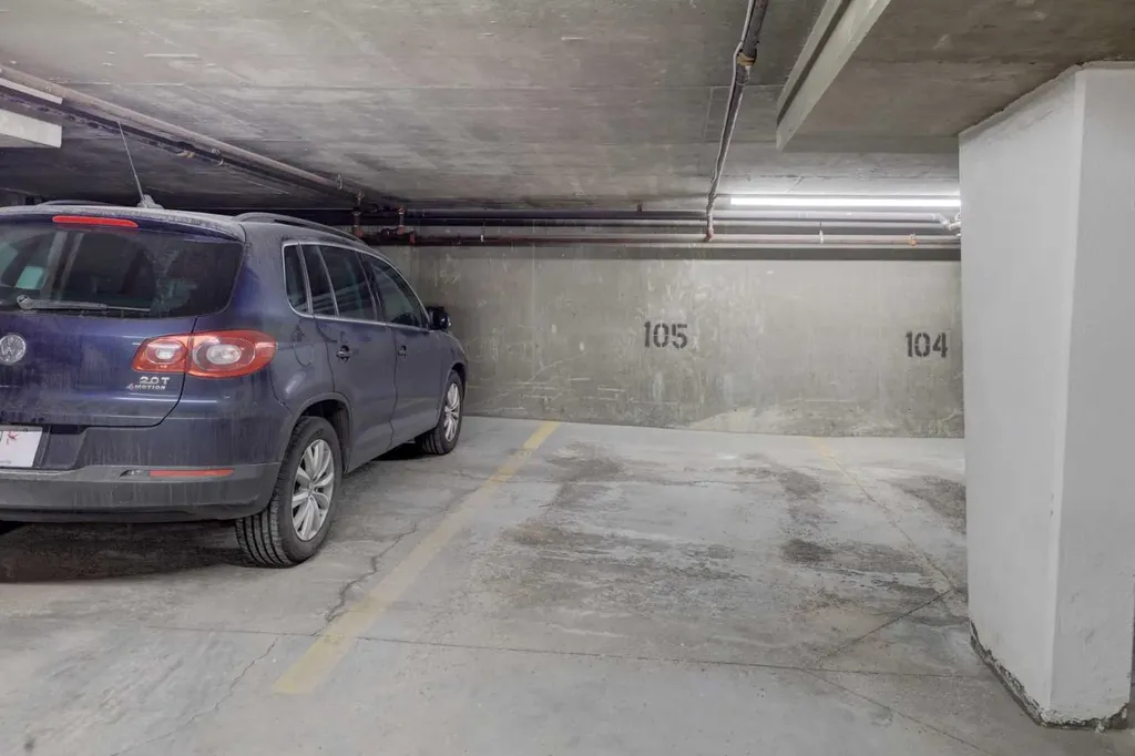 6800 Hunterview Drive NW Calgary AB T2K 6K5