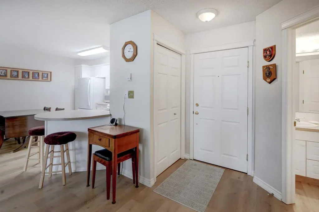 6800 Hunterview Drive NW Calgary AB T2K 6K5