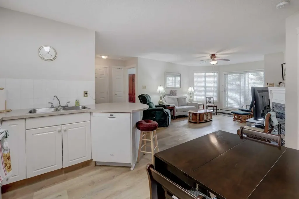 6800 Hunterview Drive NW Calgary AB T2K 6K5