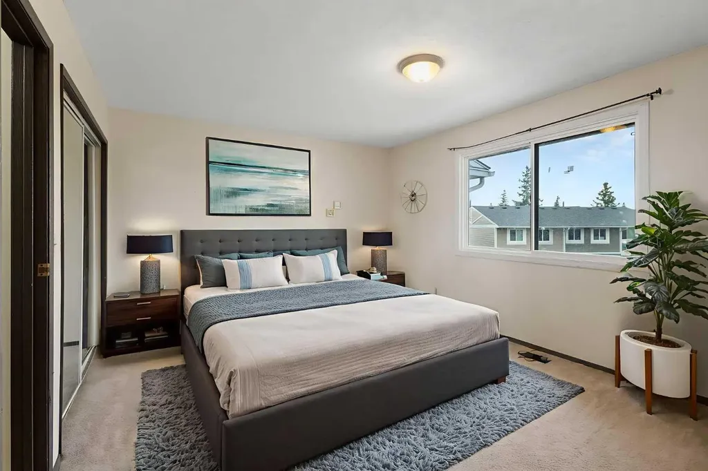 355 Georgian Villas Calgary AB T2A 7C7