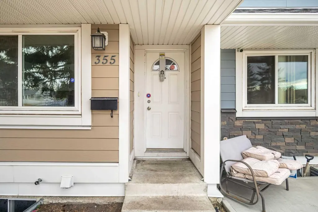 355 Georgian Villas Calgary AB T2A 7C7