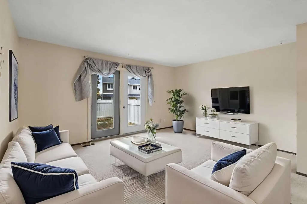 355 Georgian Villas Calgary AB T2A 7C7