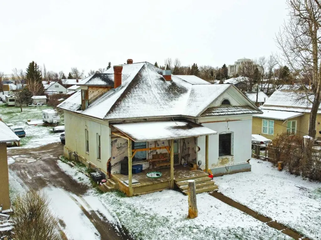 162 2 Avenue W Cardston AB T0K 0K0