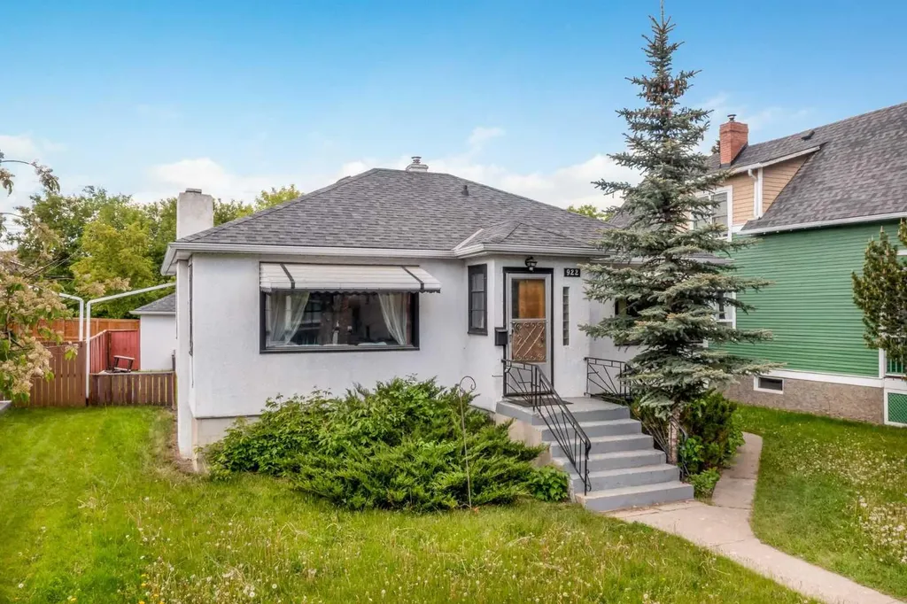 922&926 2 Avenue NW Calgary AB T2N 0E6