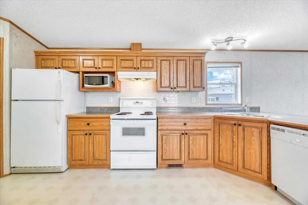 38 Doubletree Way Strathmore AB T1P 1M8
