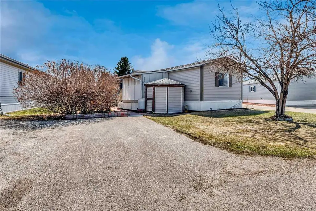 38 Doubletree Way Strathmore AB T1P 1M8