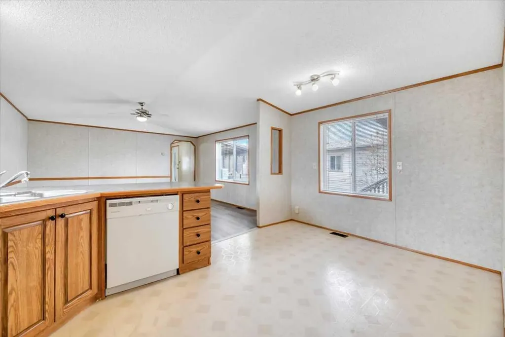 38 Doubletree Way Strathmore AB T1P 1M8