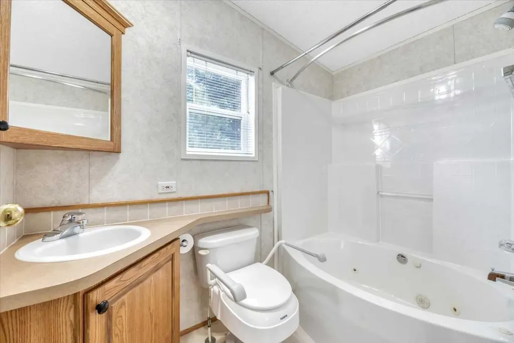 38 Doubletree Way Strathmore AB T1P 1M8