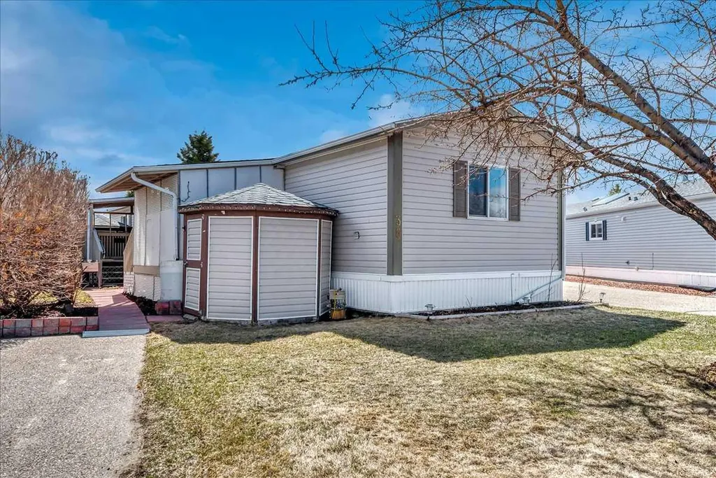 38 Doubletree Way Strathmore AB T1P 1M8