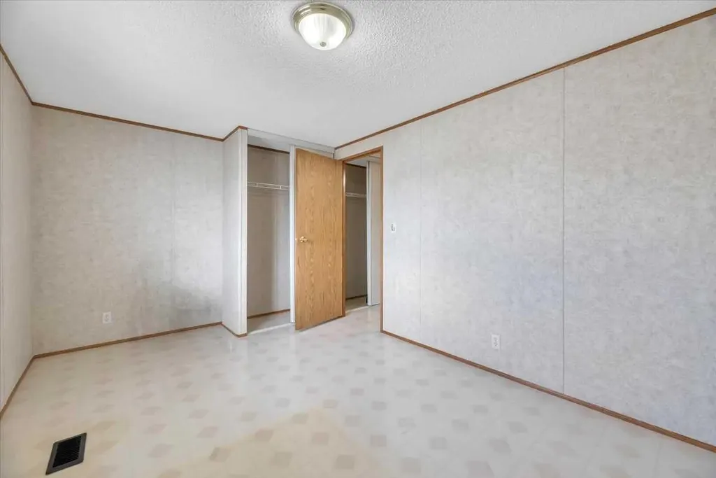 38 Doubletree Way Strathmore AB T1P 1M8