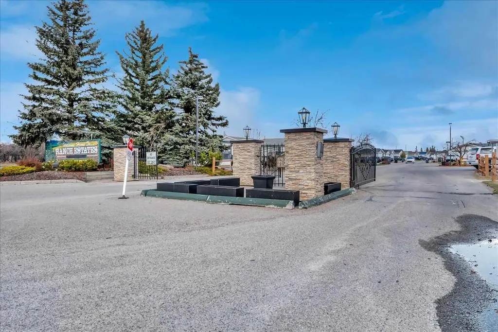38 Doubletree Way Strathmore AB T1P 1M8