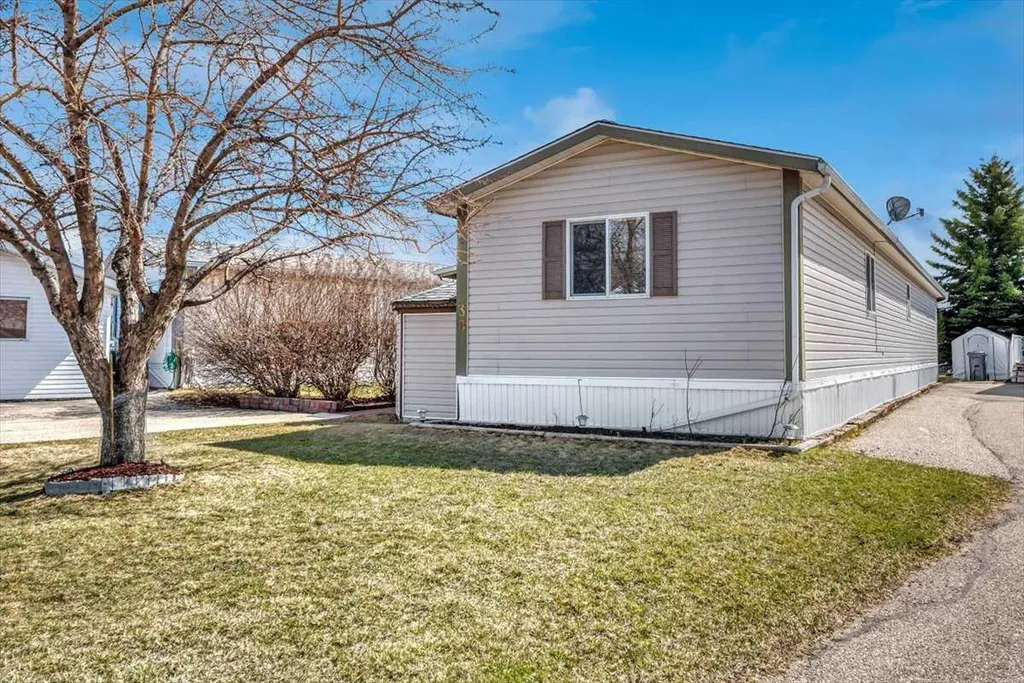 38 Doubletree Way Strathmore AB T1P 1M8