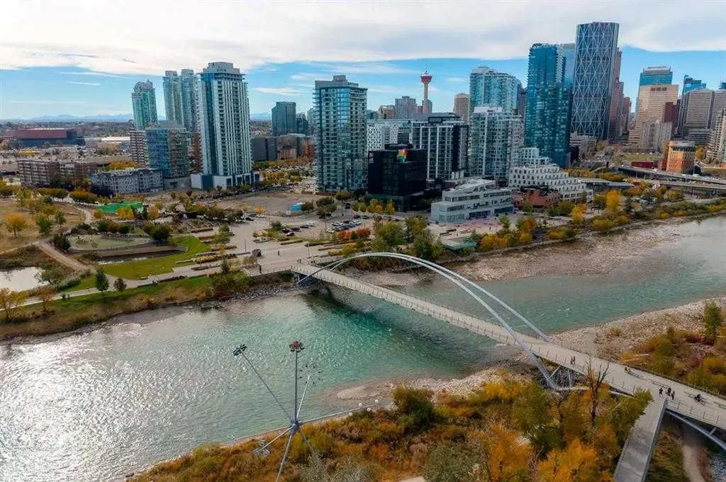 554 Riverfront Lane SE Calgary AB T2G 1K1