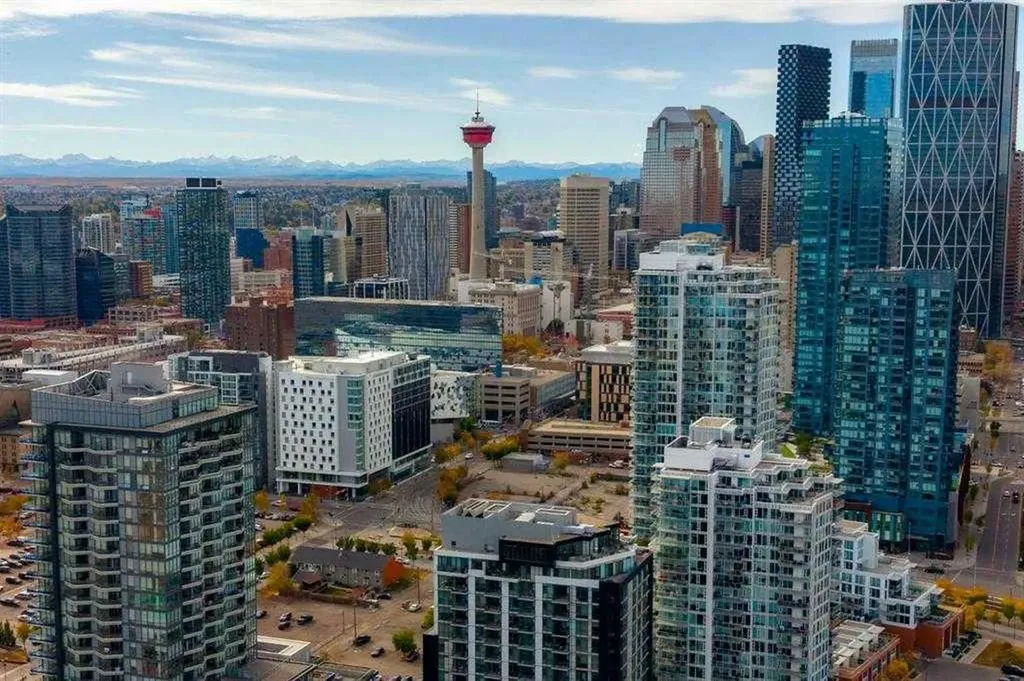 554 Riverfront Lane SE Calgary AB T2G 1K1