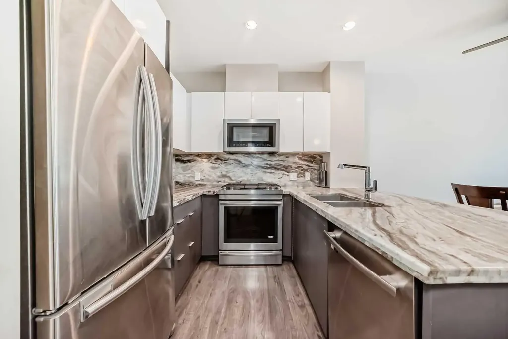 554 Riverfront Lane SE Calgary AB T2G 1K1