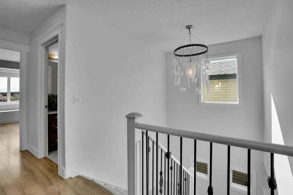 1319 Kings Heights Road SE Airdrie AB T4A 0E6