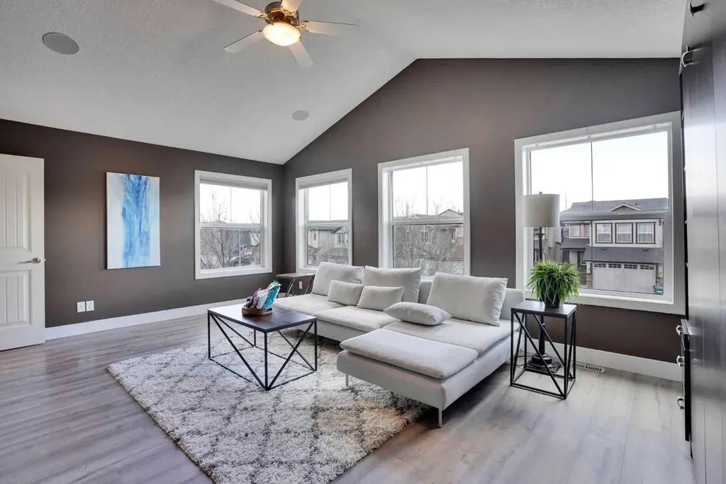 1319 Kings Heights Road SE Airdrie AB T4A 0E6