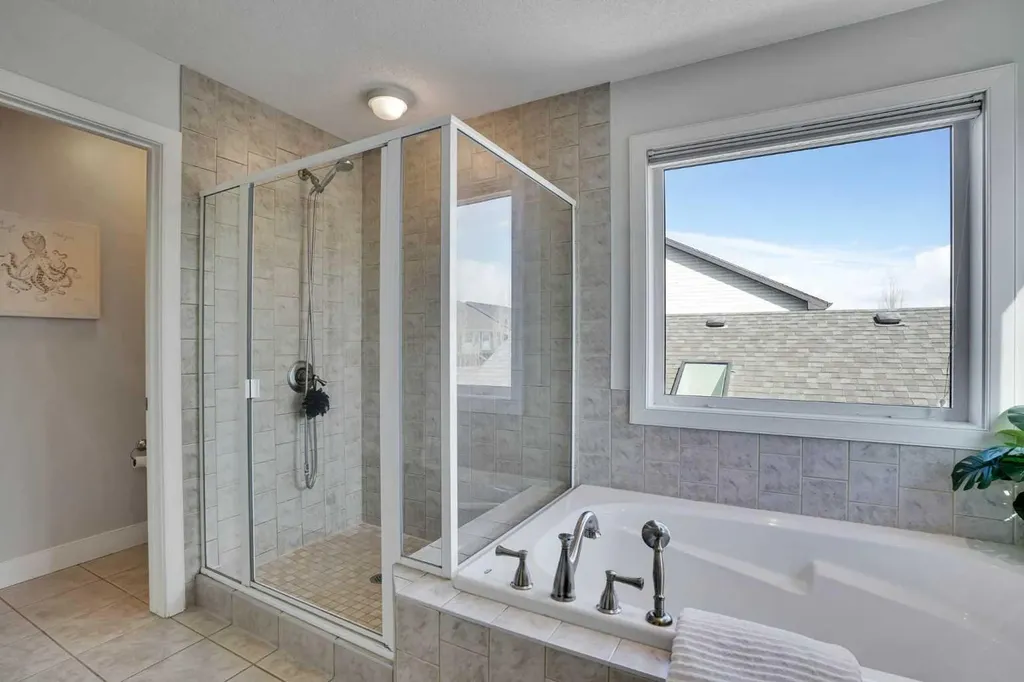 1319 Kings Heights Road SE Airdrie AB T4A 0E6