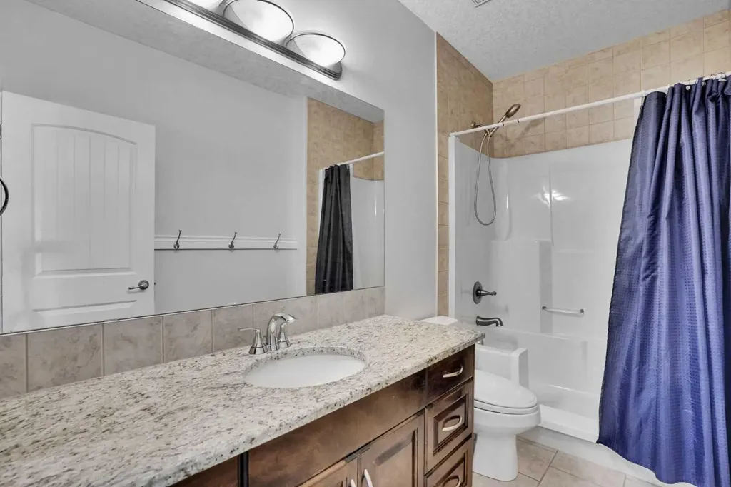 1319 Kings Heights Road SE Airdrie AB T4A 0E6