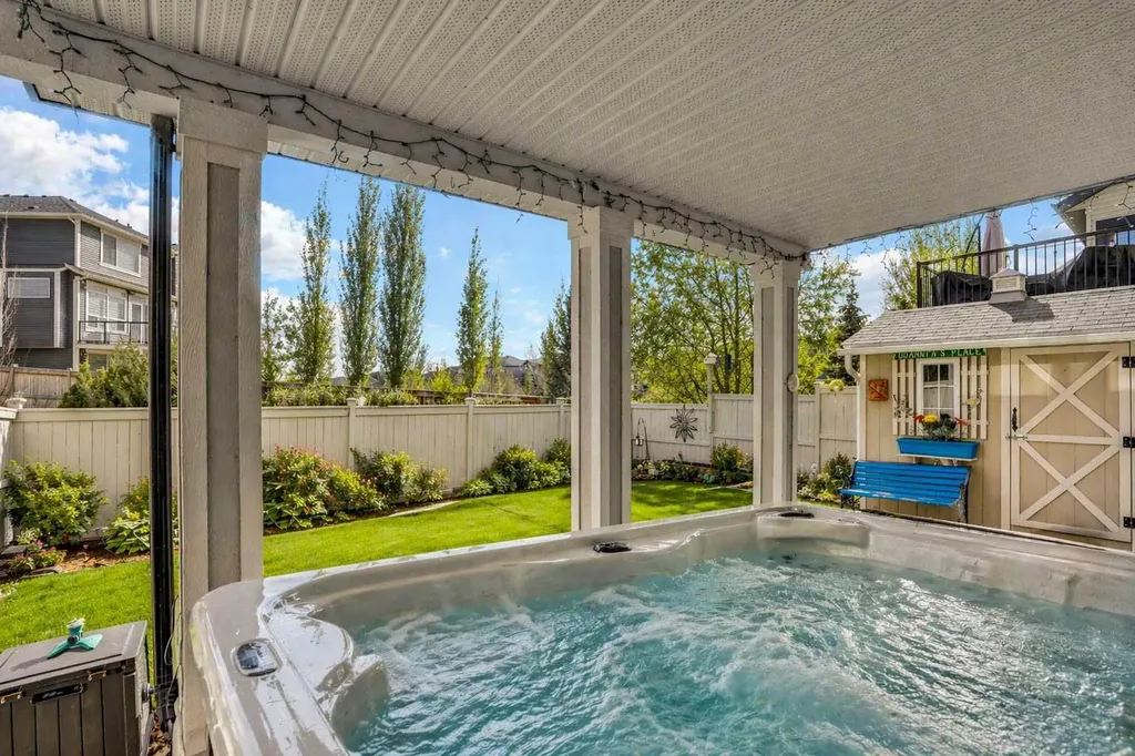 1319 Kings Heights Road SE Airdrie AB T4A 0E6