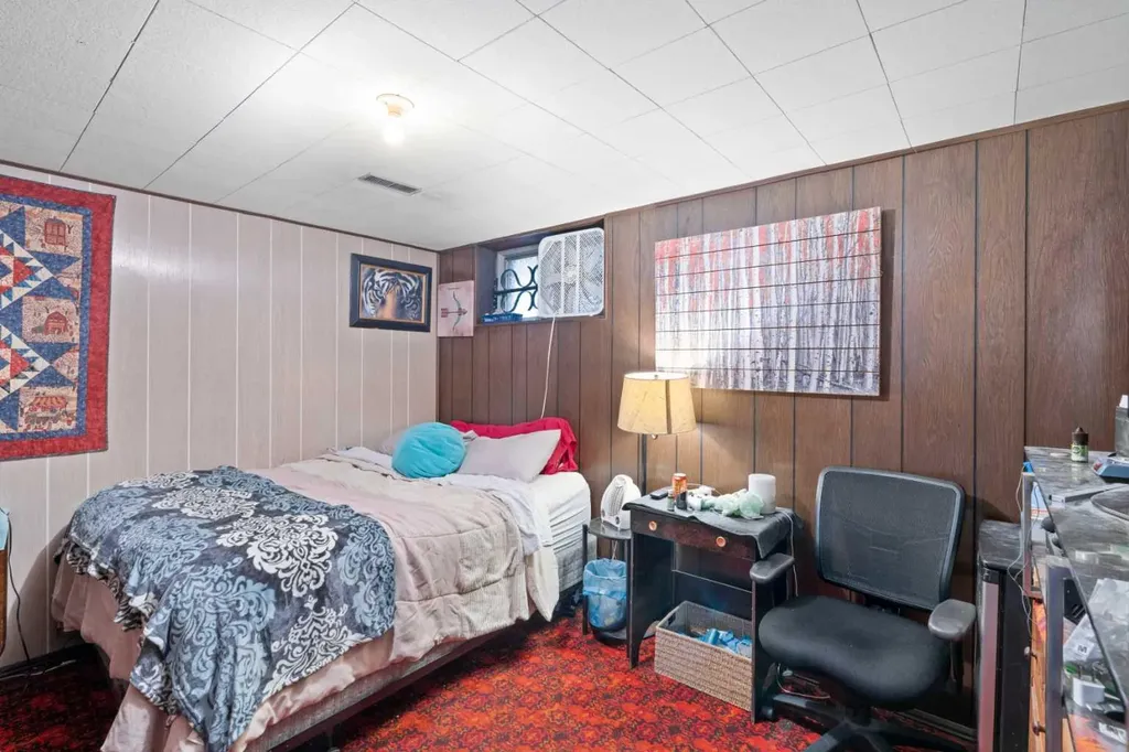 1521 44 Street SE Calgary AB T2A 3A4