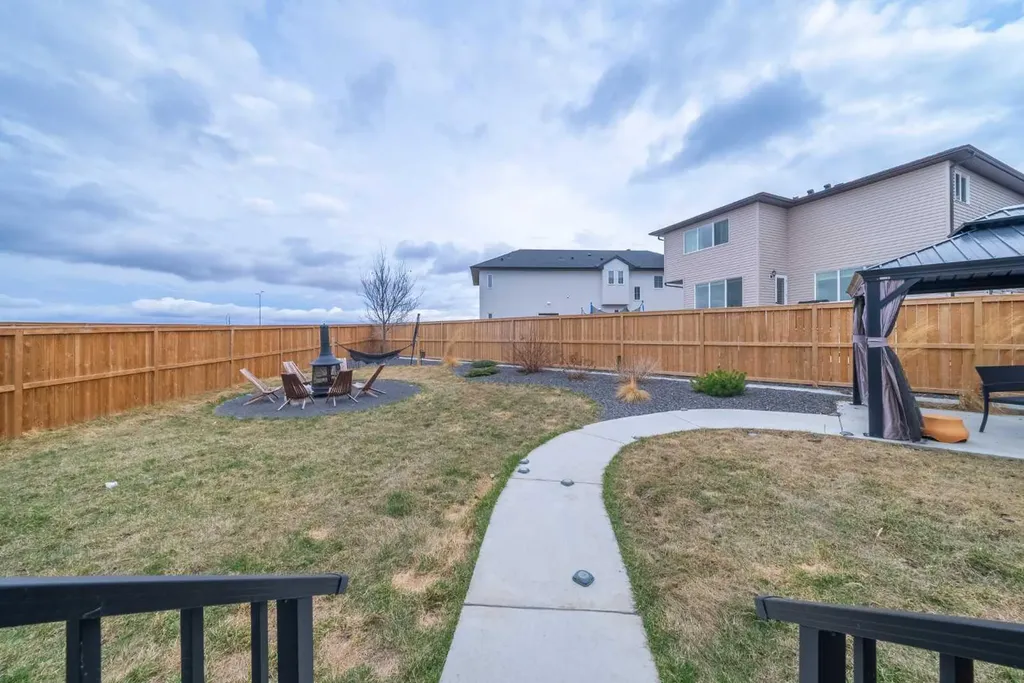 183 Saddlelake Terrace NE Calgary AB T3J2E8