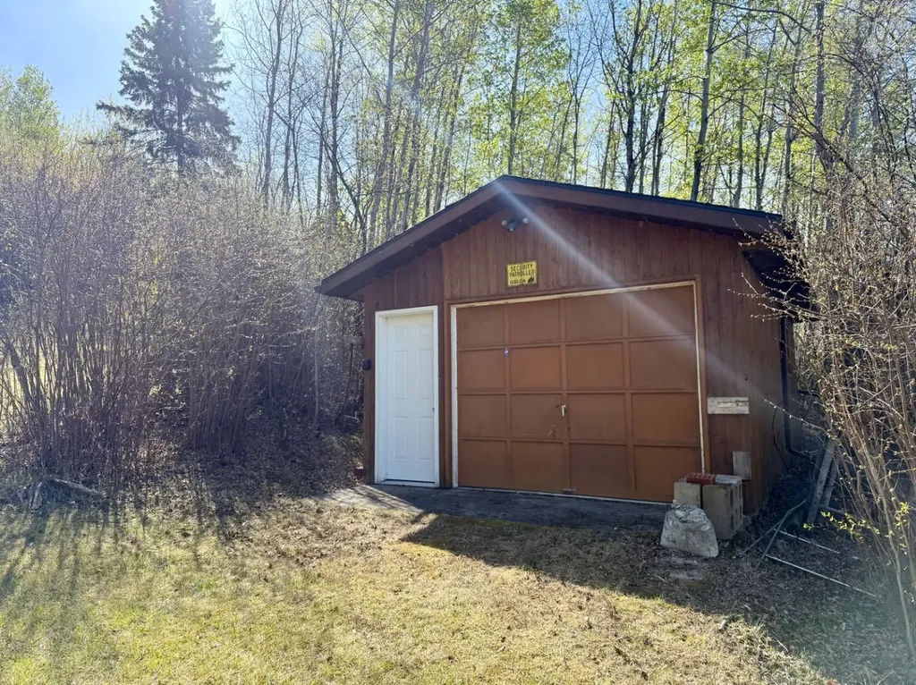 322 & 318 13221 Twp 680 Road Lac La Biche AB T0A2C1