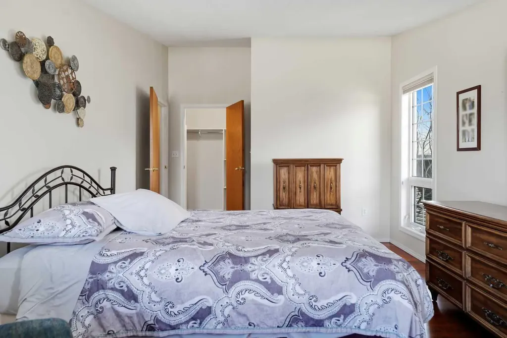 5401 Shannon Drive Olds AB T4H 1C2