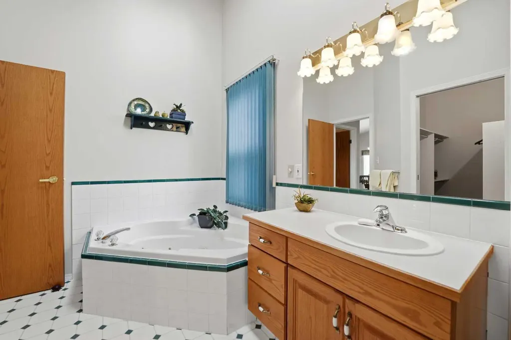 5401 Shannon Drive Olds AB T4H 1C2