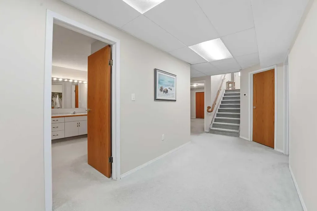 5401 Shannon Drive Olds AB T4H 1C2