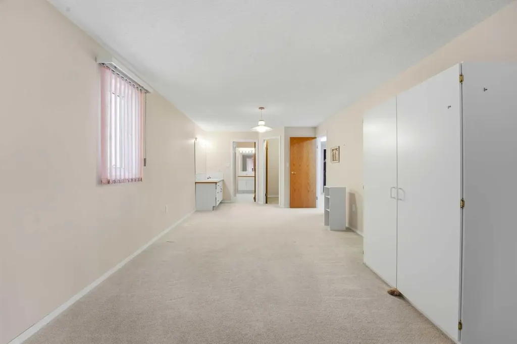 5401 Shannon Drive Olds AB T4H 1C2
