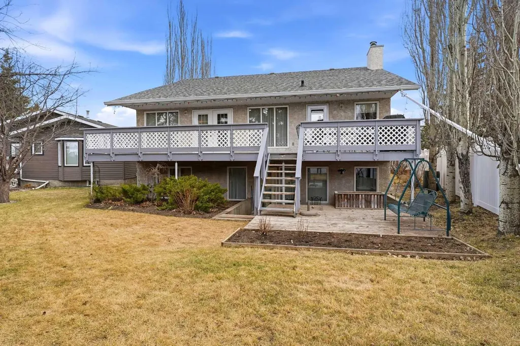 5401 Shannon Drive Olds AB T4H 1C2
