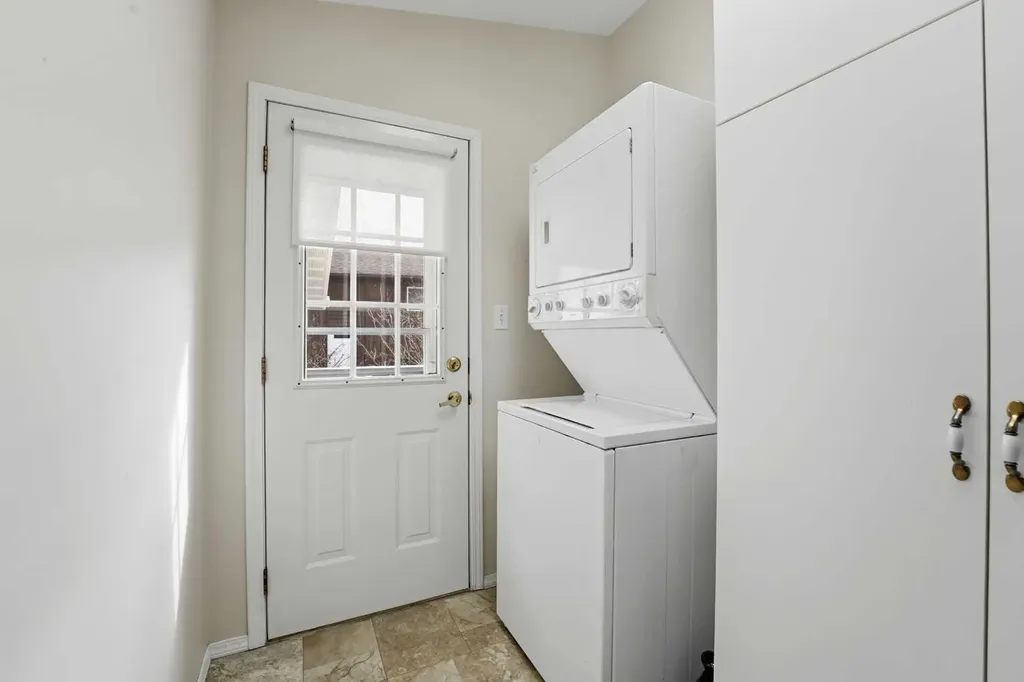 5401 Shannon Drive Olds AB T4H 1C2