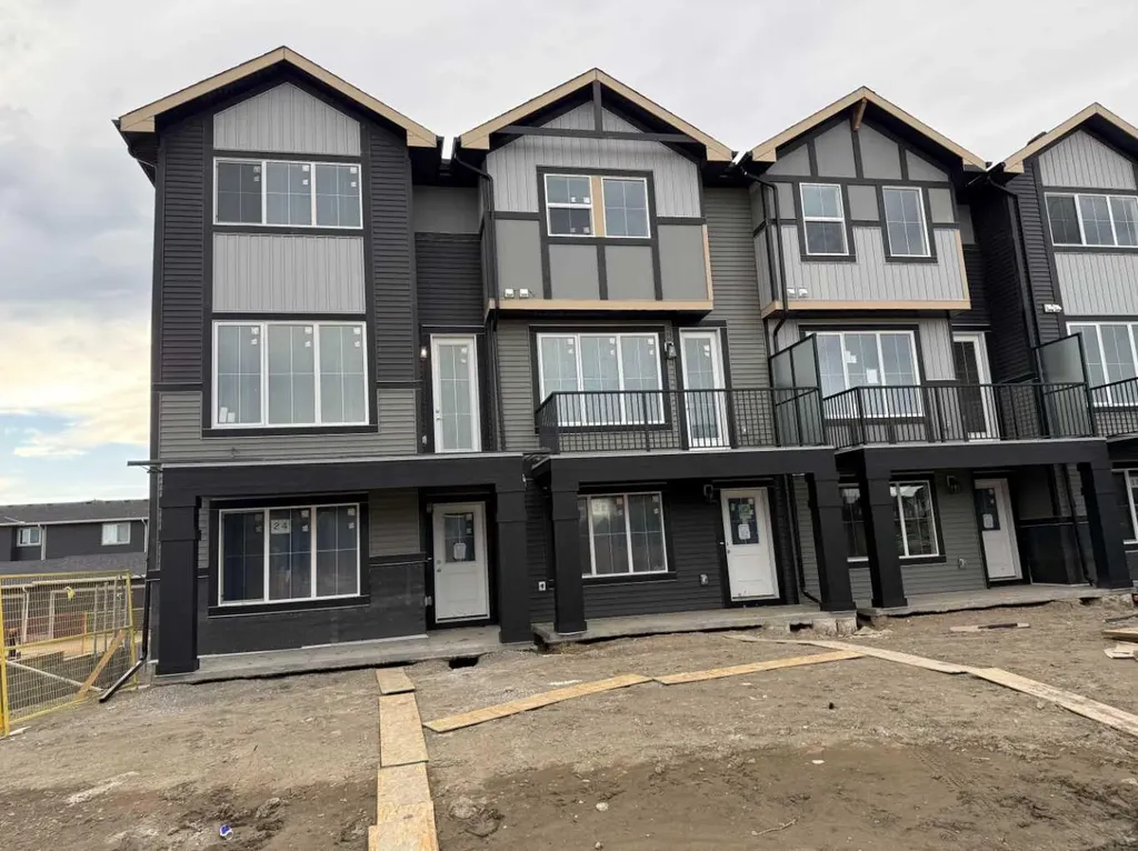 24 Sundown Place Cochrane AB T4C 3H2