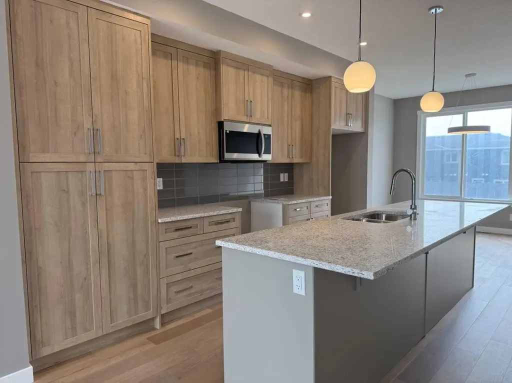 24 Sundown Place Cochrane AB T4C 3H2