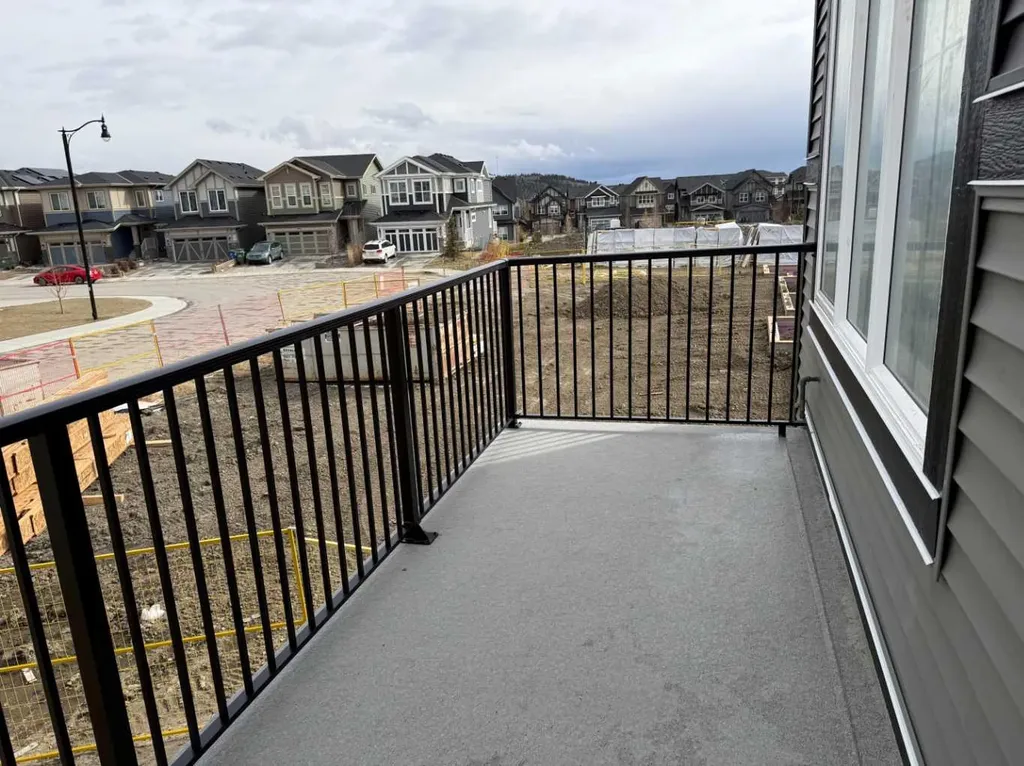 24 Sundown Place Cochrane AB T4C 3H2