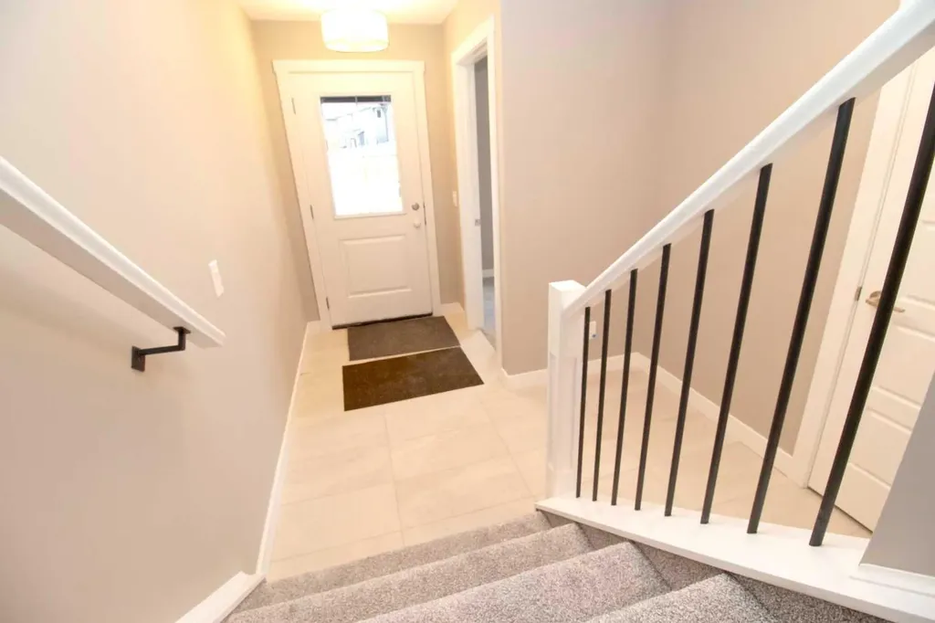 24 Sundown Place Cochrane AB T4C 3H2