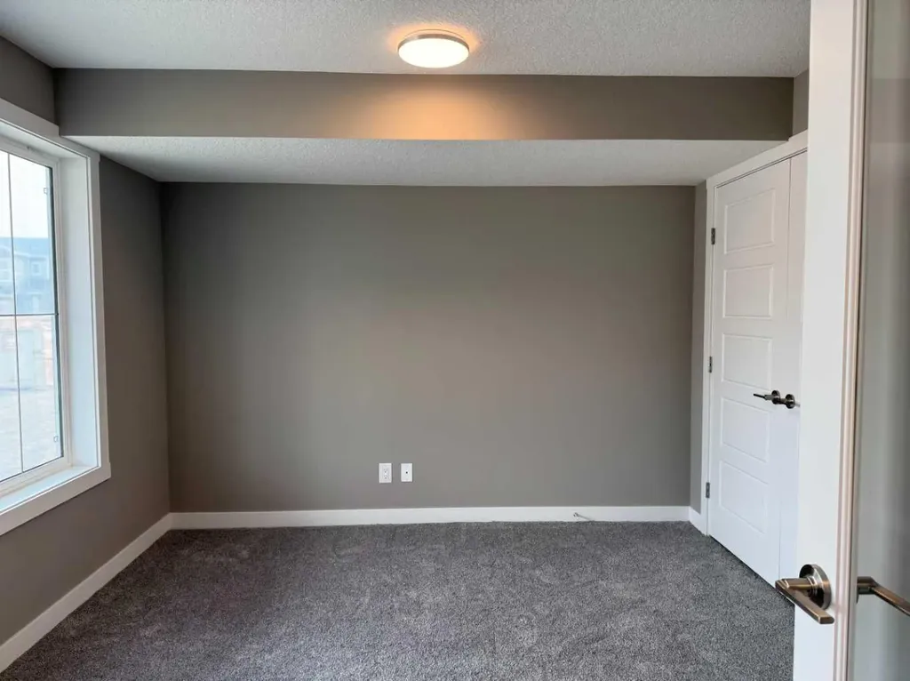 24 Sundown Place Cochrane AB T4C 3H2