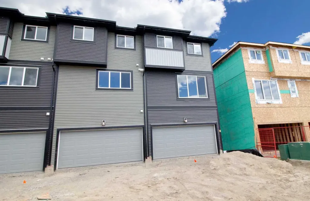 24 Sundown Place Cochrane AB T4C 3H2
