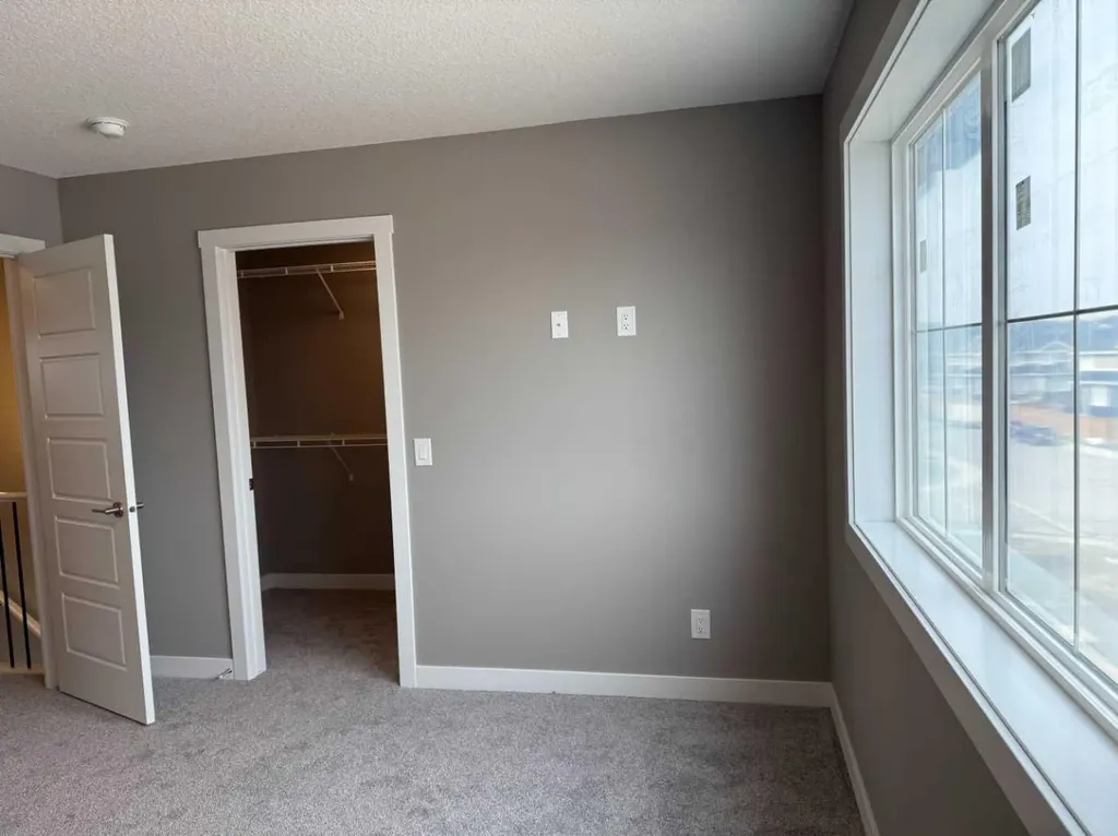 24 Sundown Place Cochrane AB T4C 3H2