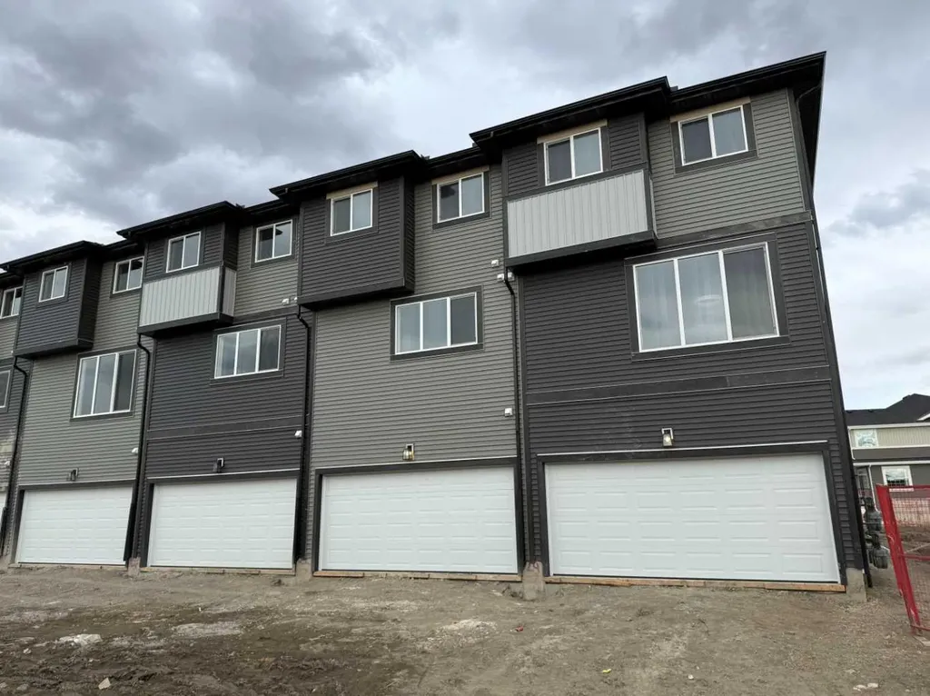 24 Sundown Place Cochrane AB T4C 3H2