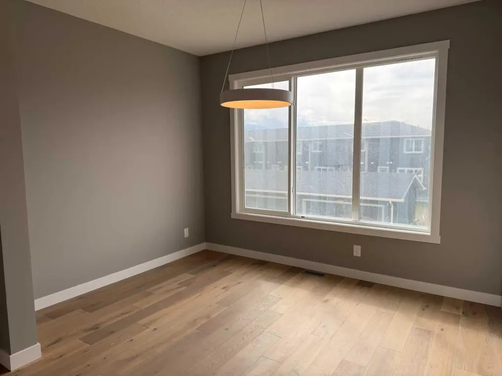24 Sundown Place Cochrane AB T4C 3H2