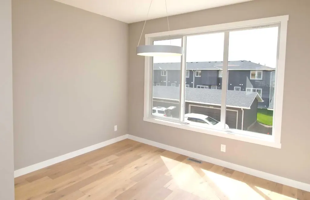 24 Sundown Place Cochrane AB T4C 3H2