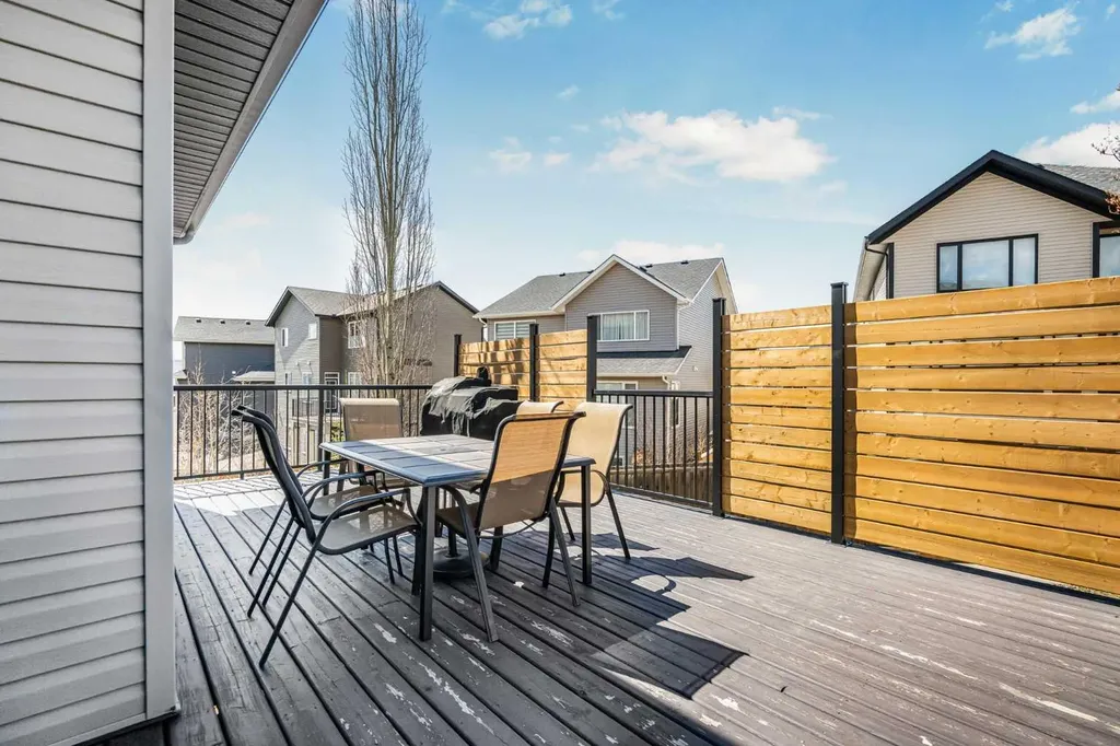 76 Heritage Hill Cochrane AB T4C 0L4