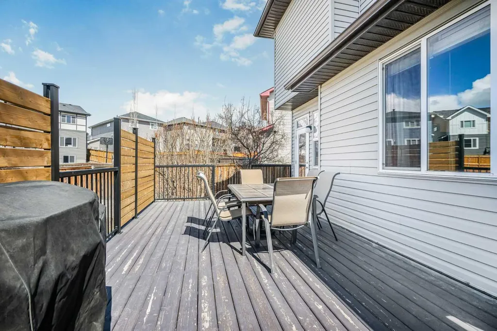 76 Heritage Hill Cochrane AB T4C 0L4