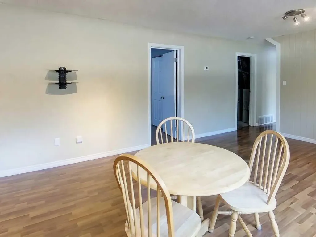 4307 10 Avenue Edson AB T7E 1A9