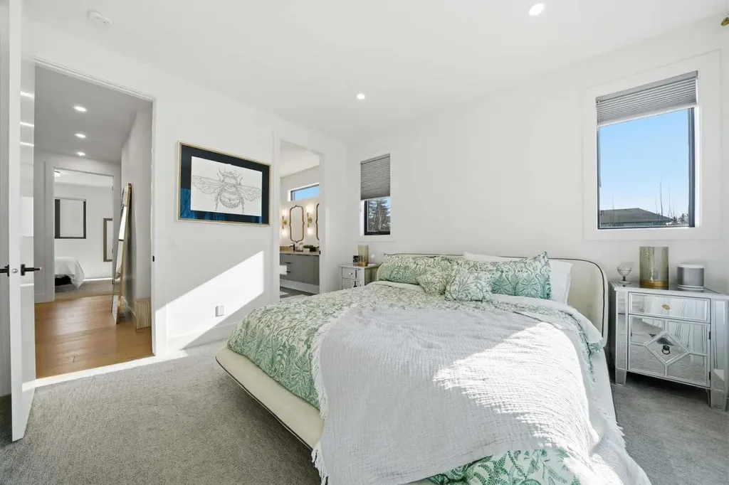 1502 37 Avenue SW Calgary AB T2T 3W2