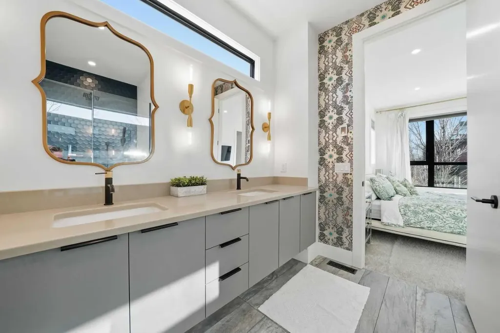 1502 37 Avenue SW Calgary AB T2T 3W2